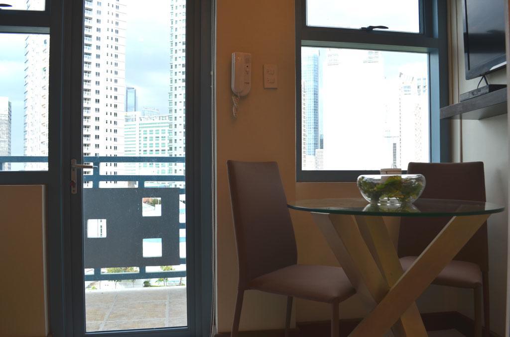 Eton Parkview Apartment Makati City Exterior photo