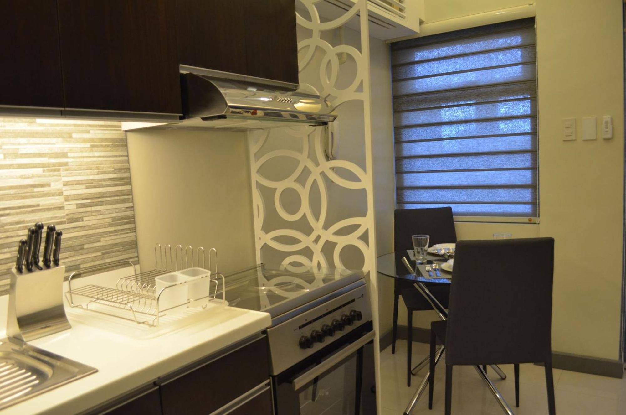 Eton Parkview Apartment Makati City Exterior photo